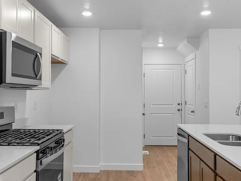 651 N 1850 E — Photo 13