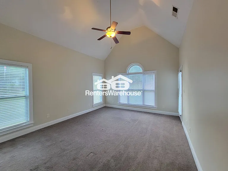 1025 Rowanshyre Cir — Photo 13