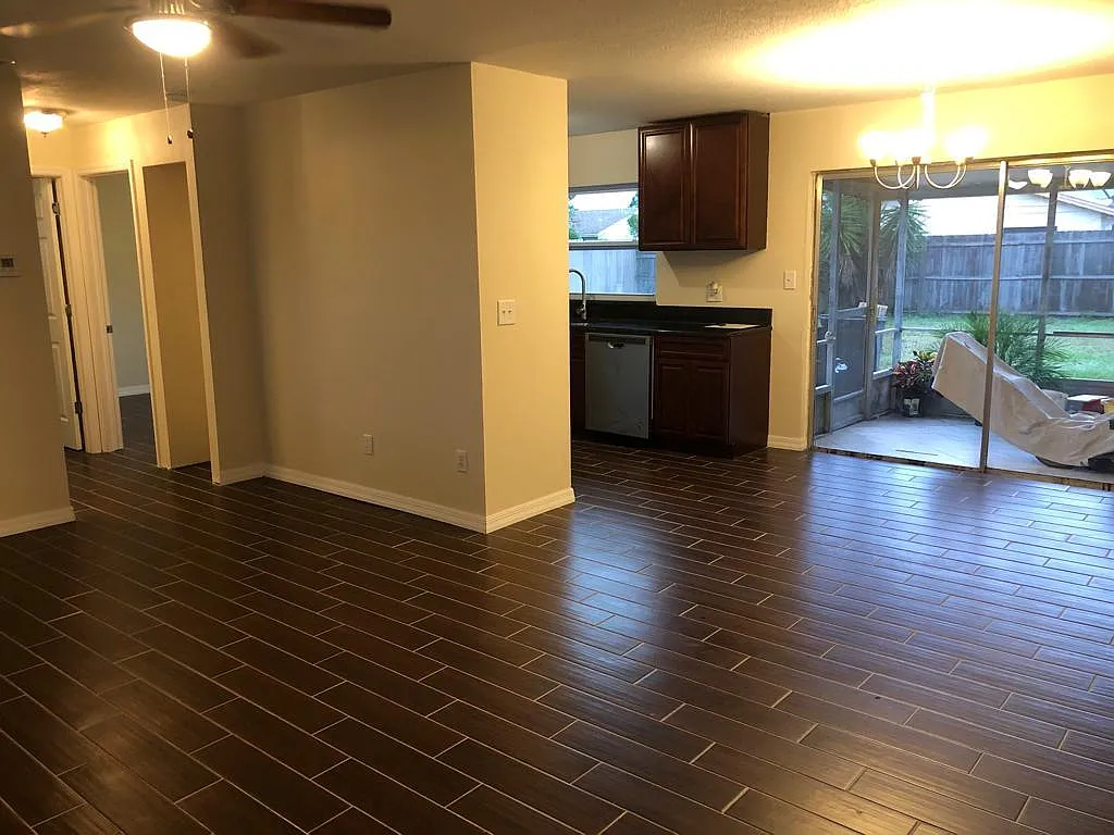 3 bed, 1175 sqft, $1,800 — Photo 4