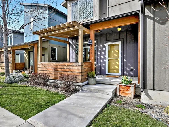 291 E Thurman Mill Ln, Garden City, ID 83714