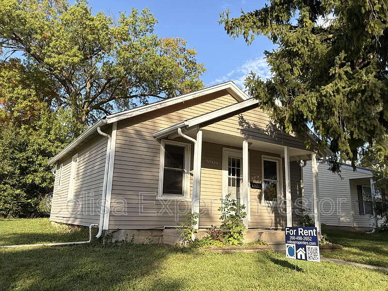2 bed, 1.0 bath, 1024 sqft, $1,000 — Photo 1