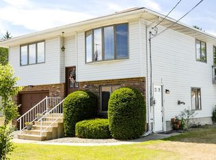 26 Dale St, Ludlow, MA 01056