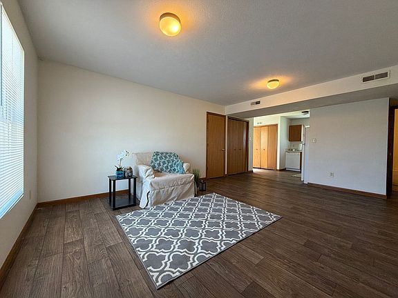2nd image of 275 Woodridge Ct APT A
