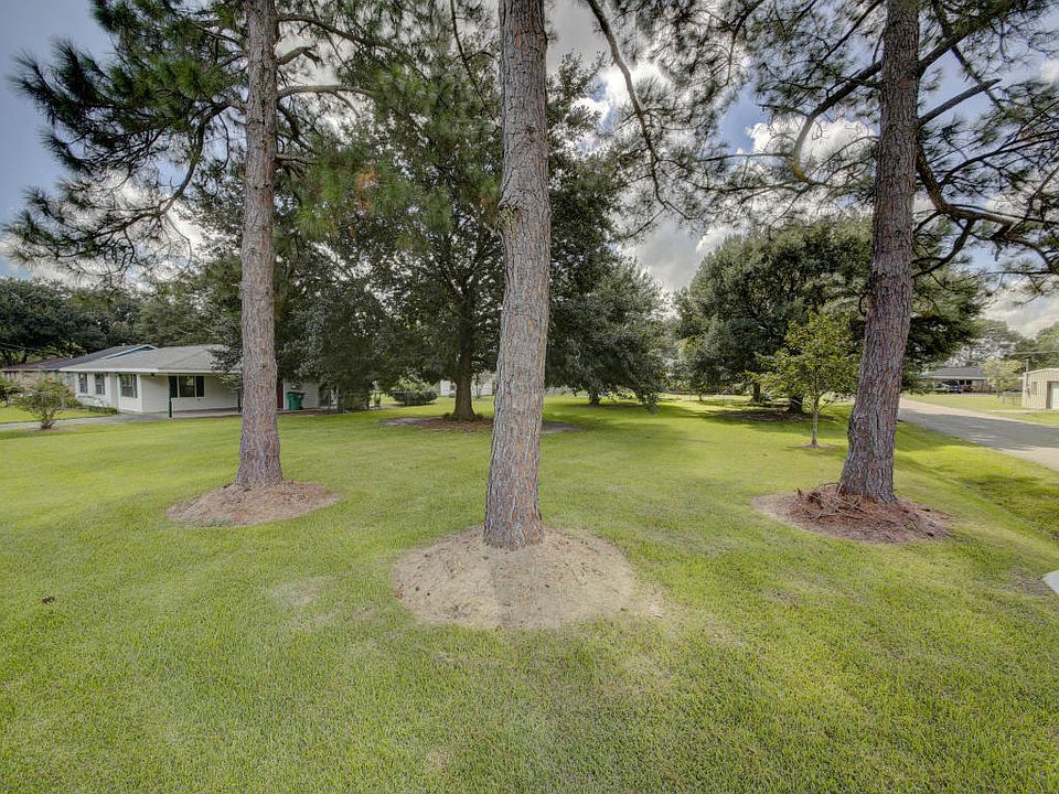 2nd image of 210 Gulf Rose Dr