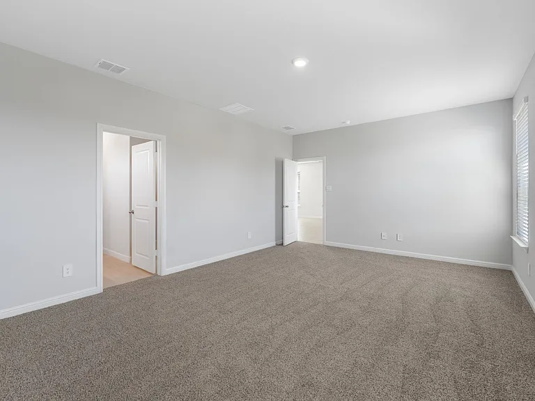 106 Daffodil Ln — Photo 2