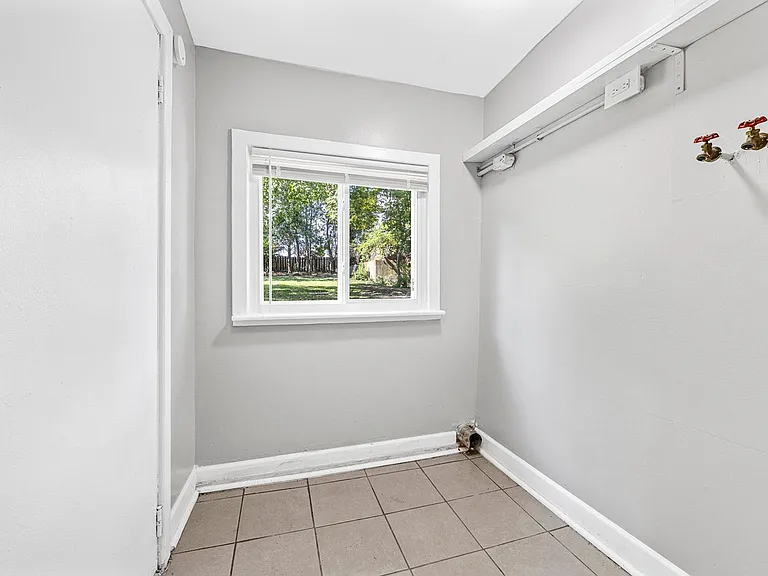 2345 Gaebler Ave — Photo 7