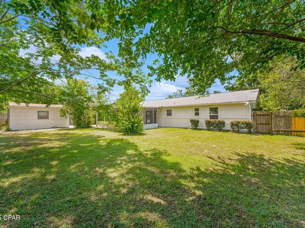 211 Scooter Dr, Panama City Beach, FL 32408