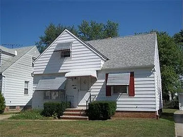 15405 Rockside Rd photo 1