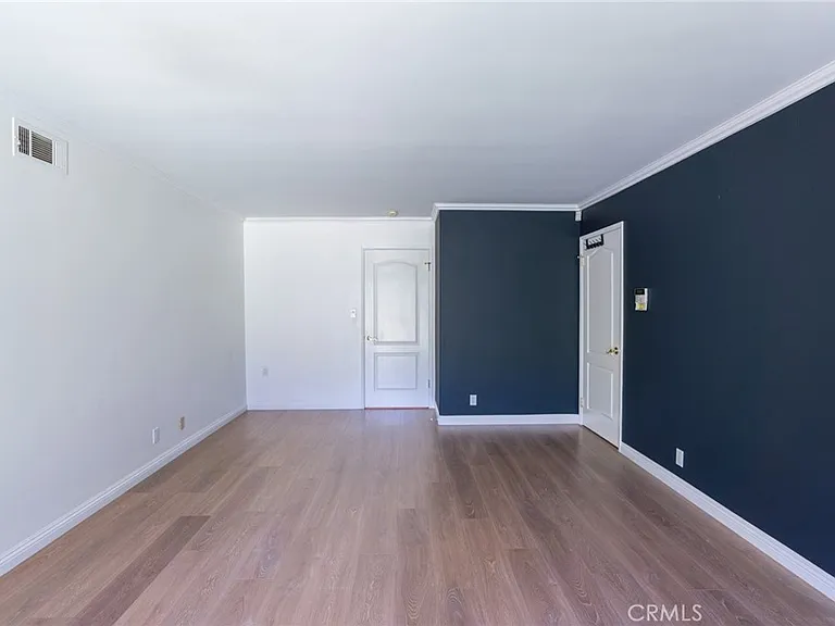 333 W Wistaria Ave — Photo 17
