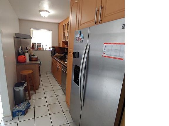 3rd image of 401 NW 46th St #4