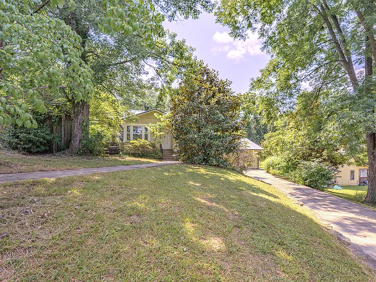 7 W Raleigh Rd #A — Photo 26