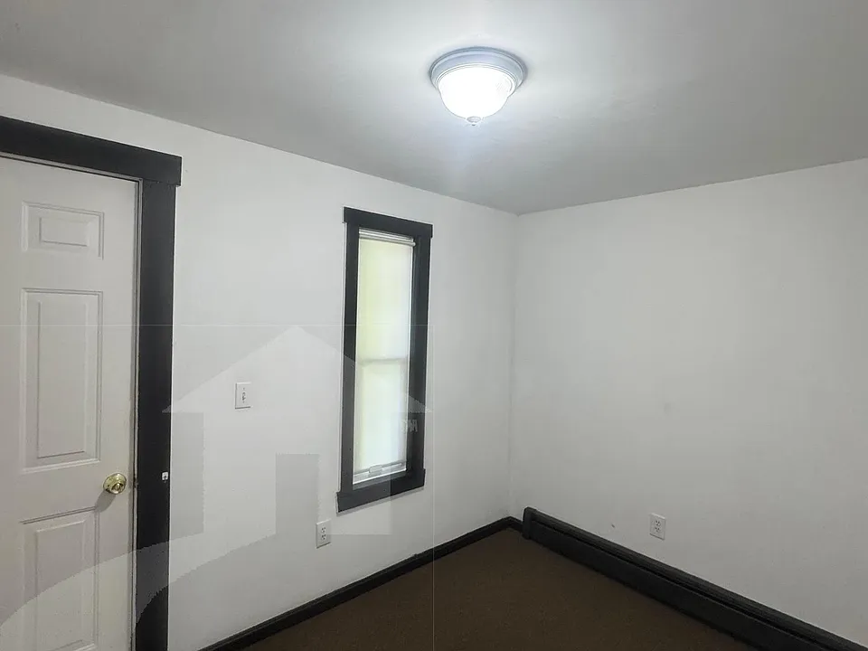 53 Hinckley St #2