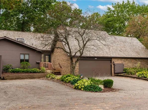 6133 Cedar Ln NW, Canton, OH 44708