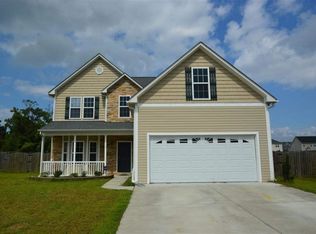 112 Dukes Lake Cir, Richlands, NC 28574