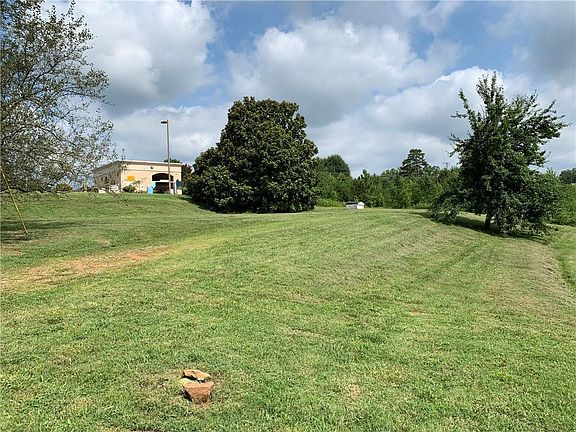2nd image of 2420 W Nc 10 Hwy