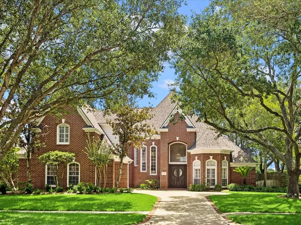3319 Oakland Dr, Sugar Land, TX 77479