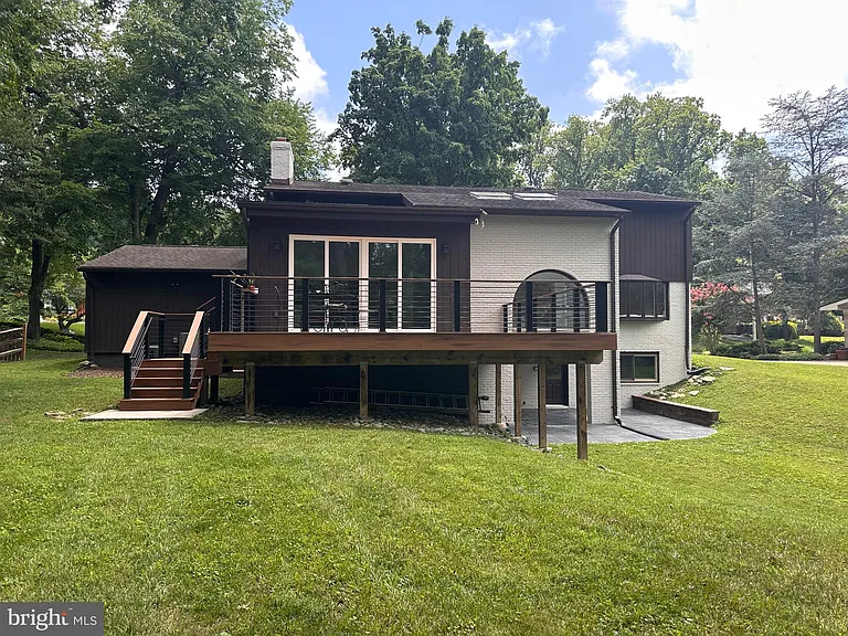 6005 Neilwood Dr — Photo 2