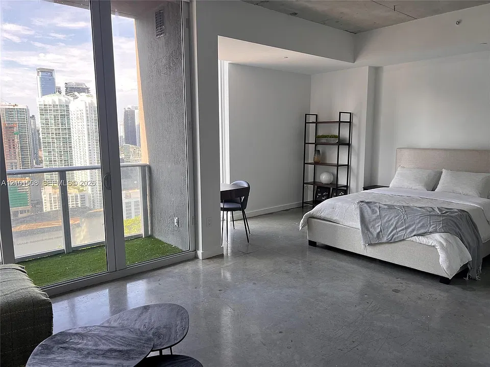 151 SE 1st St #2907