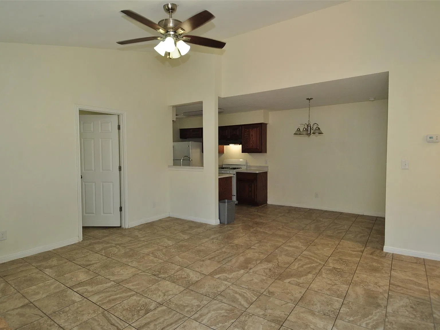 3 bed, 2.0 bath, 968 sqft, $1,350 — Photo 3