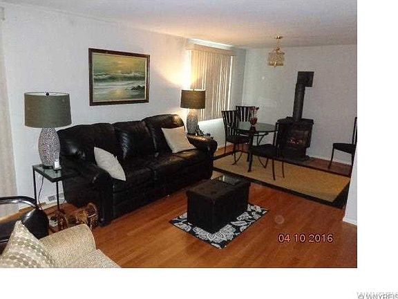 3rd image of 205 Charter Oaks Dr APT 2
