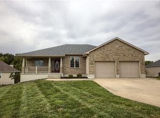 1306 Nottingham Dr, Warrensburg, MO 64093