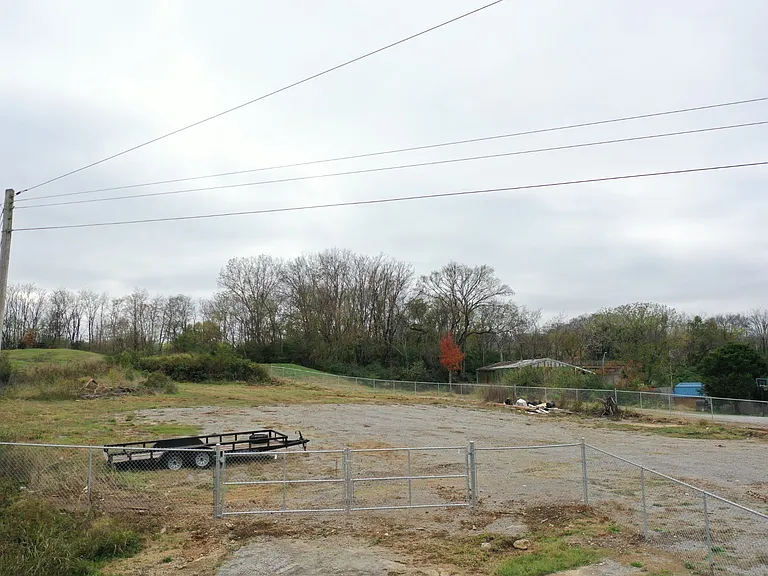 200 Cemetery Ave — Photo 9