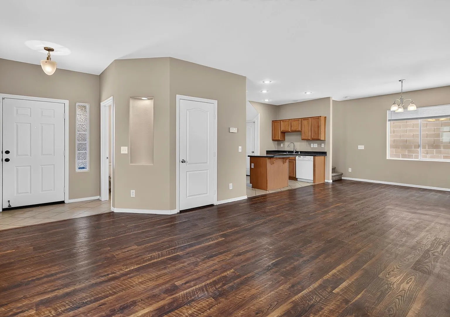 Charming Two-Story 3-Bedroom Residence In The Gated Southern Highlands Community! — Photo 4