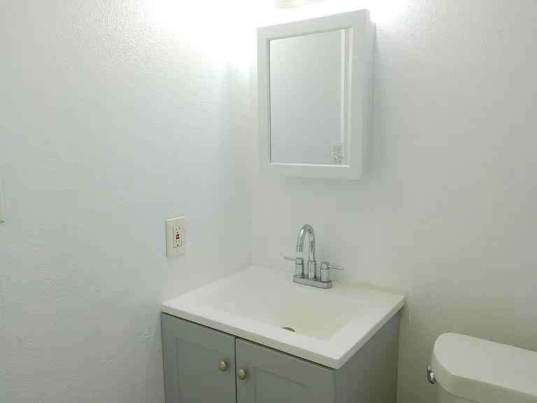 801 S Alameda St #A — Photo 8