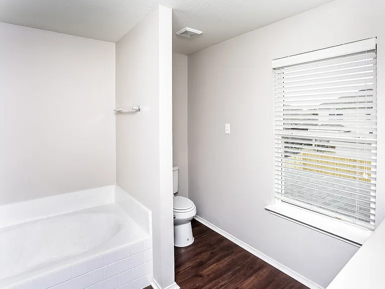 5000 Caraway Dr — Photo 10
