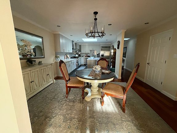 5th image of 52 Forest View Dr