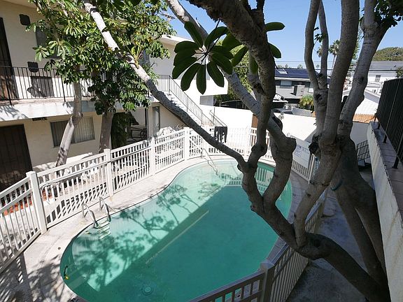 3rd image of 4710 Point Loma Ave #12
