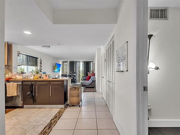 5th image of 8001 Crespi Blvd APT 4B