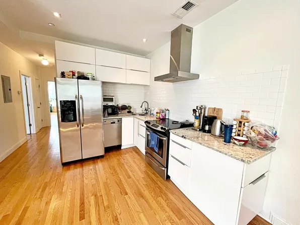 250 Webster St #2, Boston, MA 02128