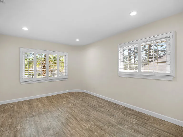 1635 Grandview Ave — Photo 9