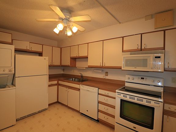 2nd image of 15107 Interlachen Dr Unit 2-521