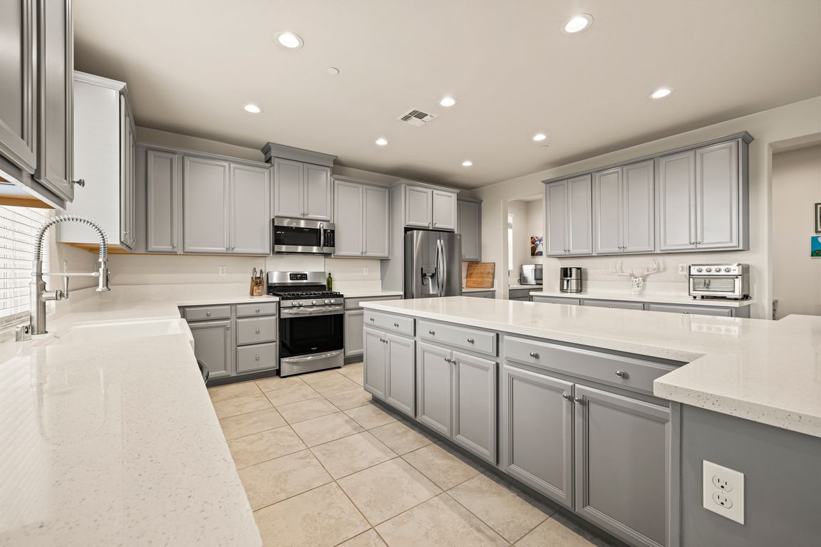 next background image