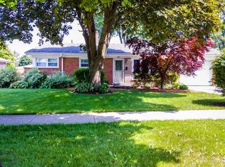 241 N Pershing Ave, Mundelein, IL