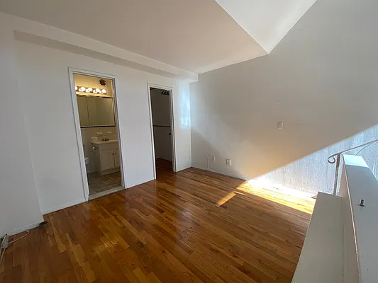 Rented by City Connections Realty | media 9