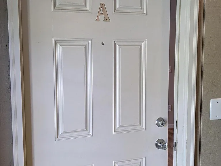 1101 Wade Ave #A — Photo 2