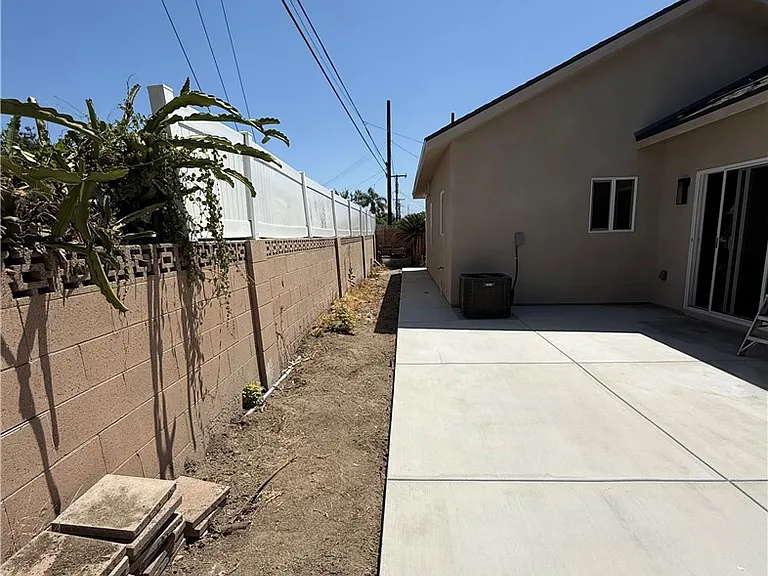 2843 E Alden Pl #B — Photo 9
