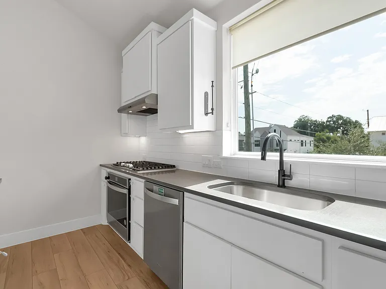 1028 Bastion Ct — Photo 4