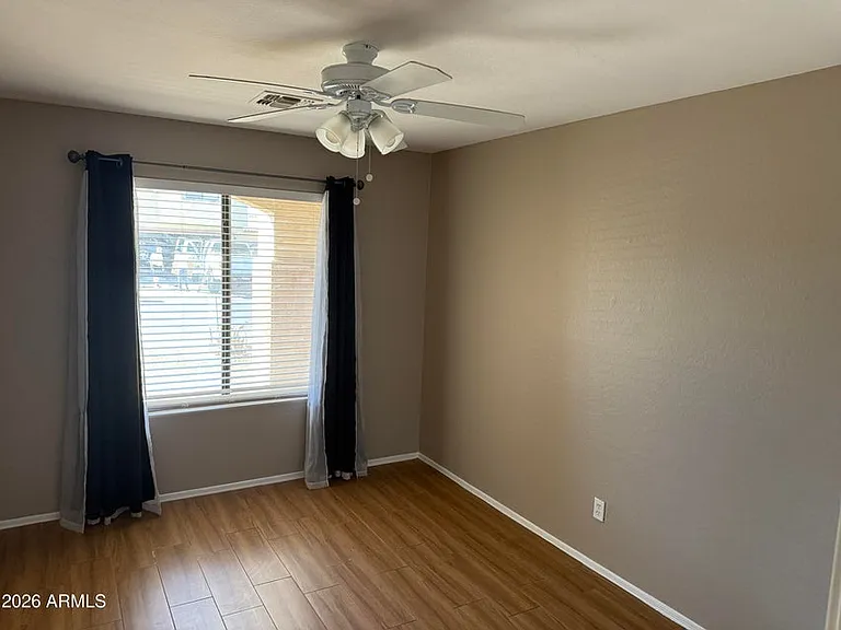 816 W Mid Way — Photo 15
