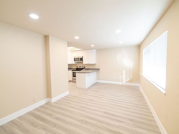 4th image of 21059-21063 Royal Ave #18609347