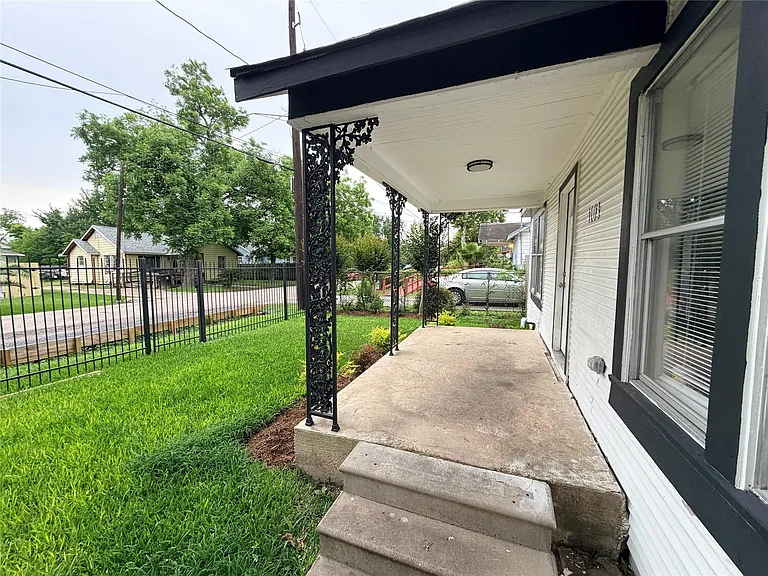 4103 Delhi St — Photo 4