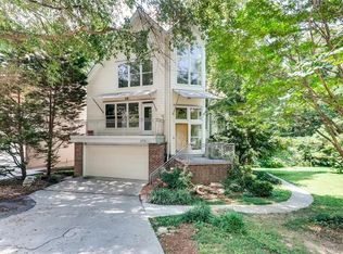 2374 Coosawattee Dr, Atlanta, GA 30319