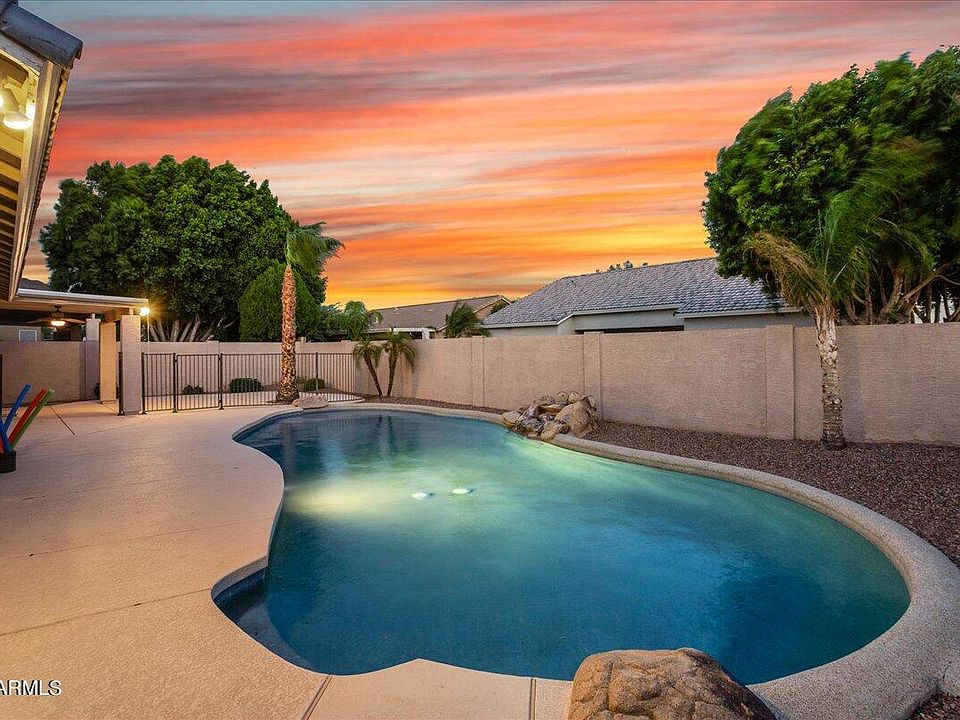 1st image of 6955 W Honeysuckle Dr