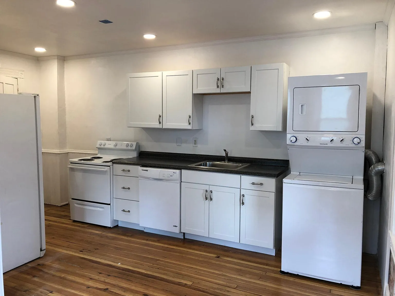 1 bed, 1000 sqft, $1,199 — Photo 4