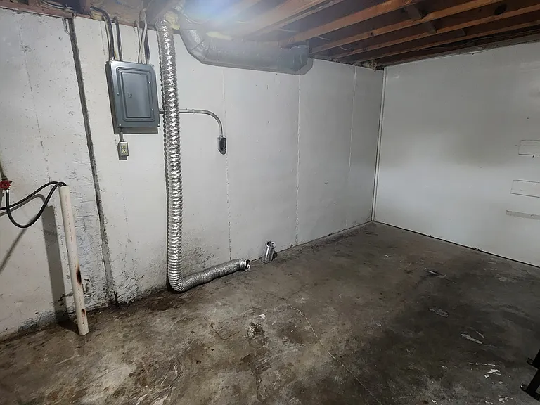 1310 E North St #24 — Photo 11