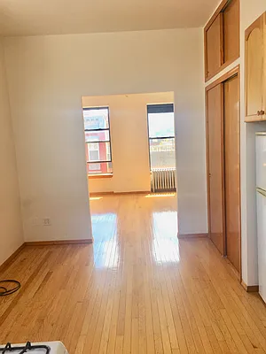 Rented by Warren T Real Estate Corp. | media 19