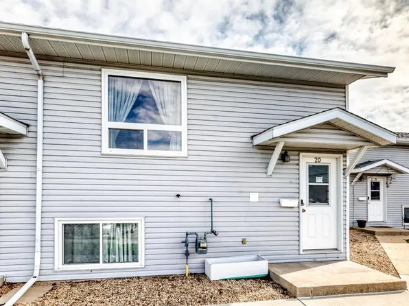 10 SW Fairbank Rd #20, Red Deer, AB T4N 4X7